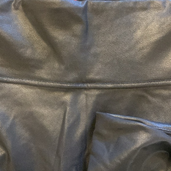 Spanx Black Faux Leather Leggings! Size Small Petite - Picture 10 of 10